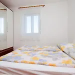 Pela דירה לופאר