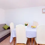 Pela דירה