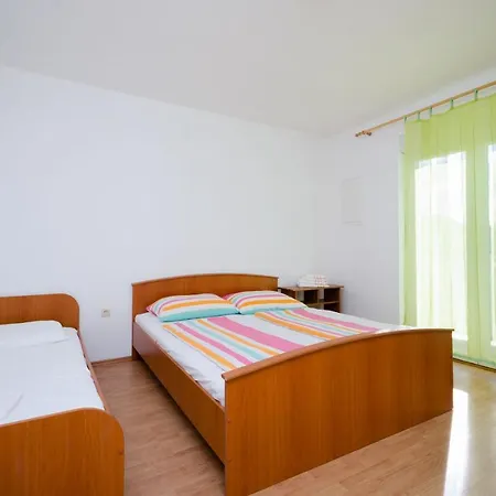 Pela Apartment