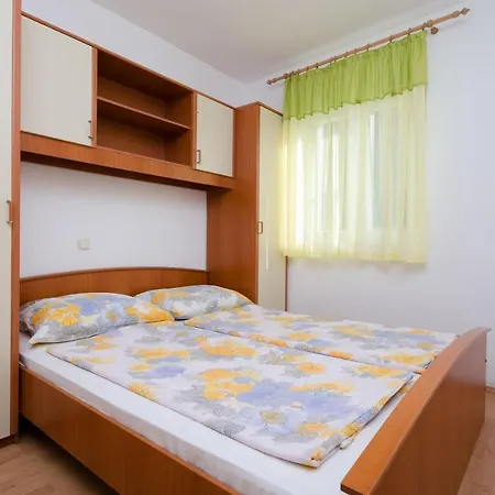 Pela Apartment *