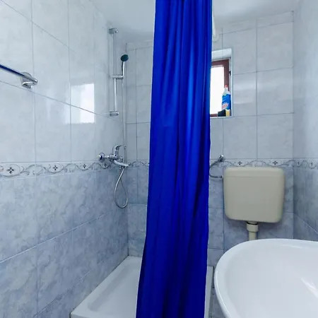 Apartment Pela