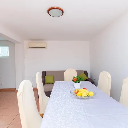 Apartment Pela Lopar